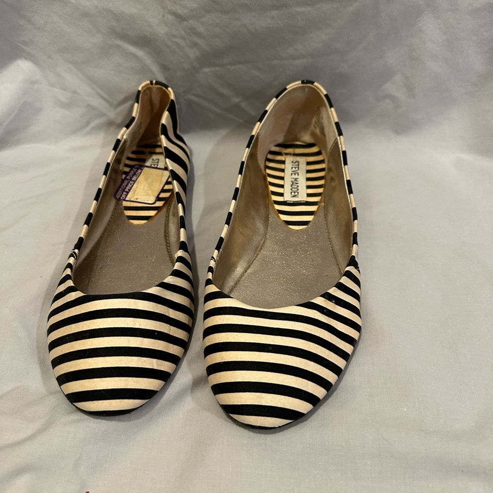 Steve Madden Black and Cream Striped Women's Flats